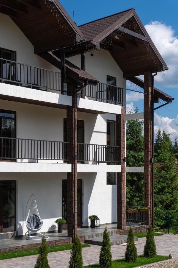 Chillax Hotell Bukovel Exteriör bild