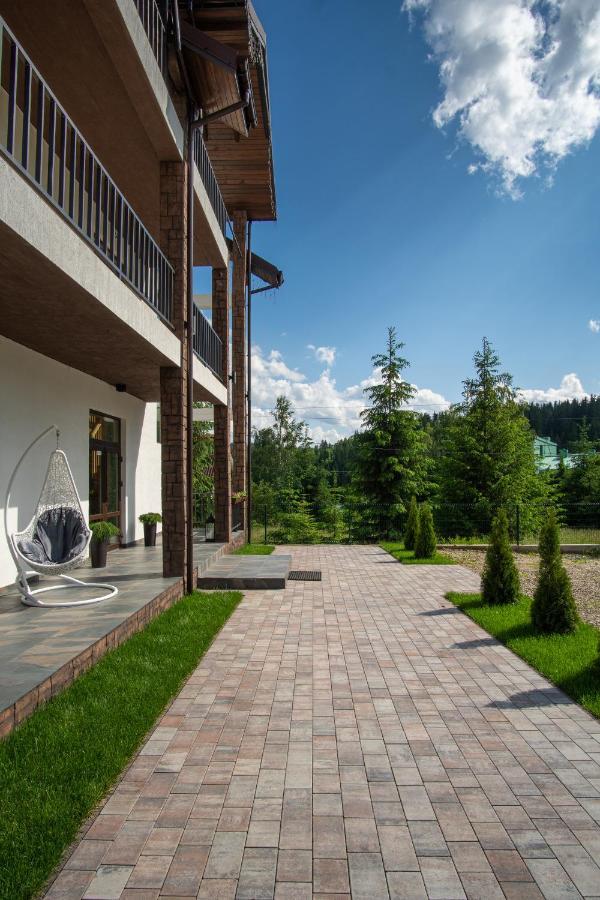Chillax Hotell Bukovel Exteriör bild